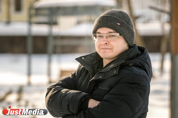 Павел Ахатов, видеоинженер: «Я - аллергик. Зимой мне свежо, и это позволяет мне чувствовать себя хорошо». В Екатеринбурге +3 и мокрый снег - Фото 6