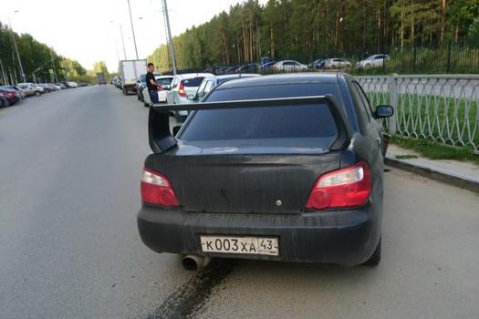 Стритрейсер на Subaru разбил три машины в Академическом и сбежал, бросив машину - Фото 4