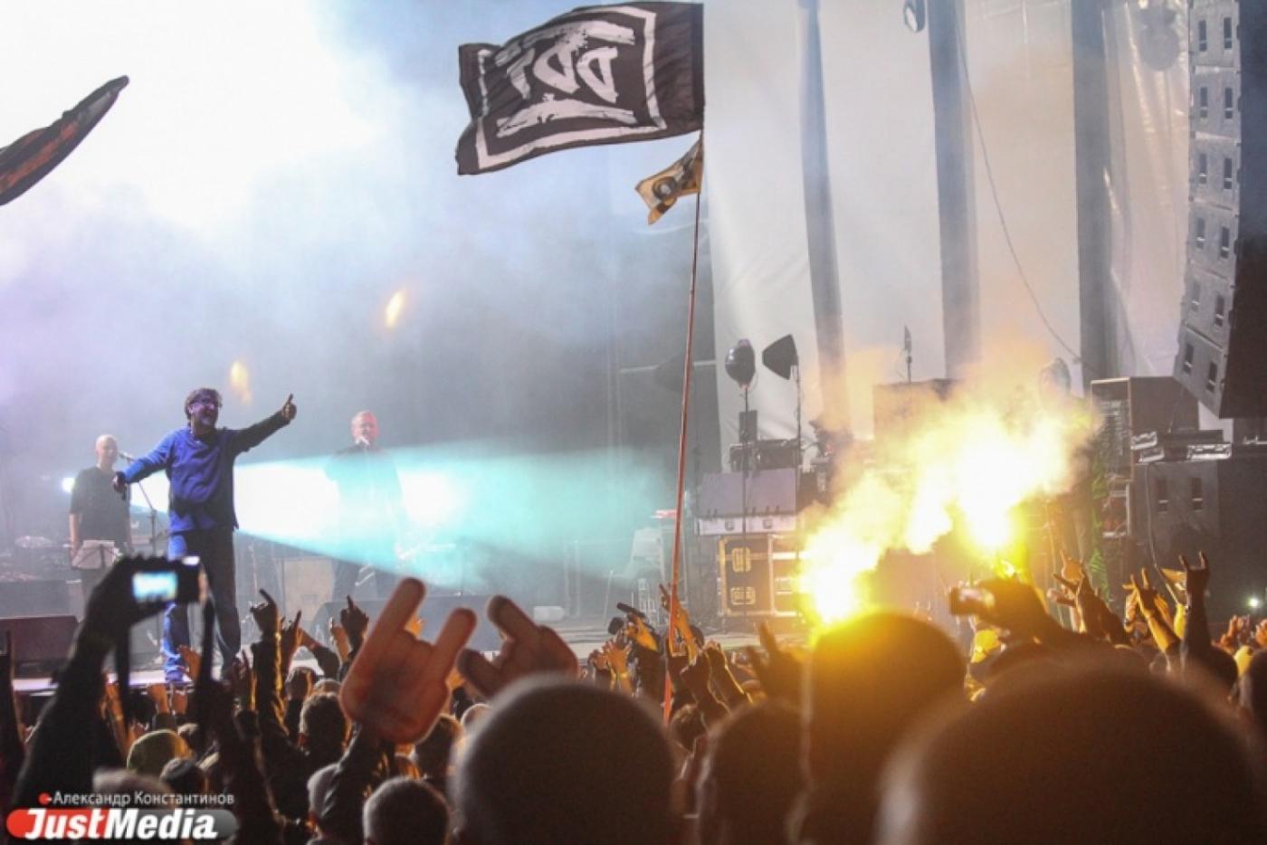 Юрий Шевчук: «Долой архаичных старых м..даков!». ДДТ зажгли на «Старом Новом роке» - Фото 1