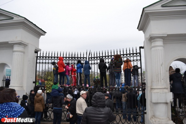 Парад с авиацией, шествие бессмертного полка и фееричный салют. Празднование 70-летия Победы в картинках - Фото 15