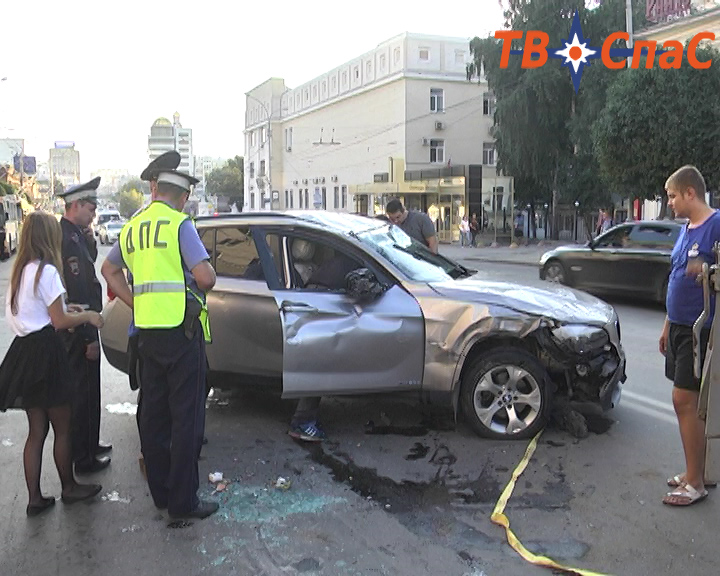 Водитель «Газели» с трехмесячным стажем перевернул BMW в центре Екатеринбурга - Фото 5