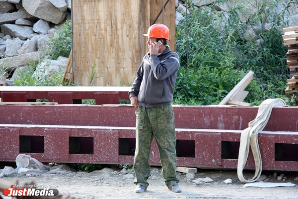 На свердловских стройках работают граждане как минимум десяти стран - Фото 1