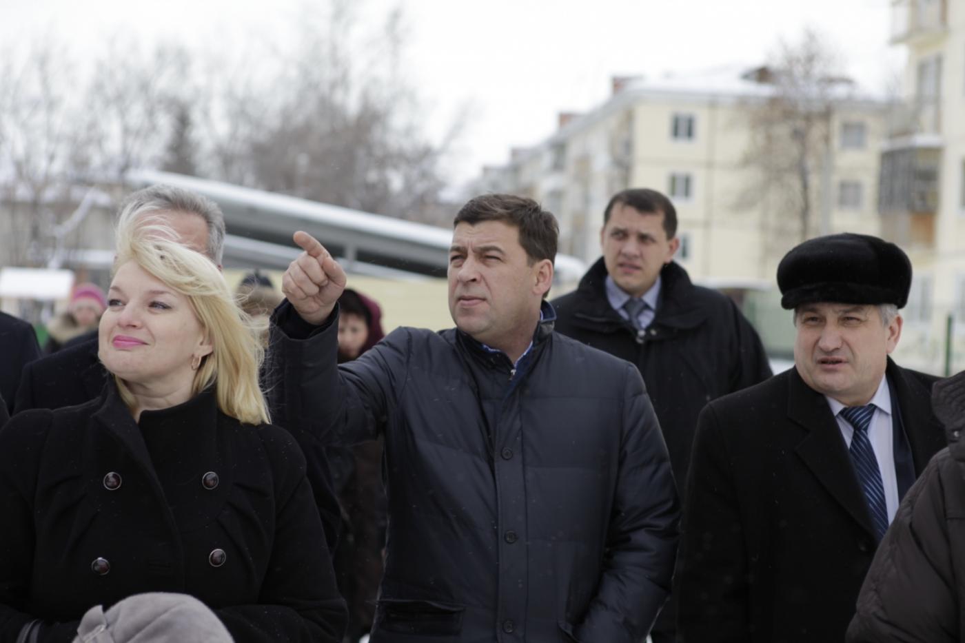 В субботу губернатор приоделся и встретился с «образцовым» мэром - Фото 1