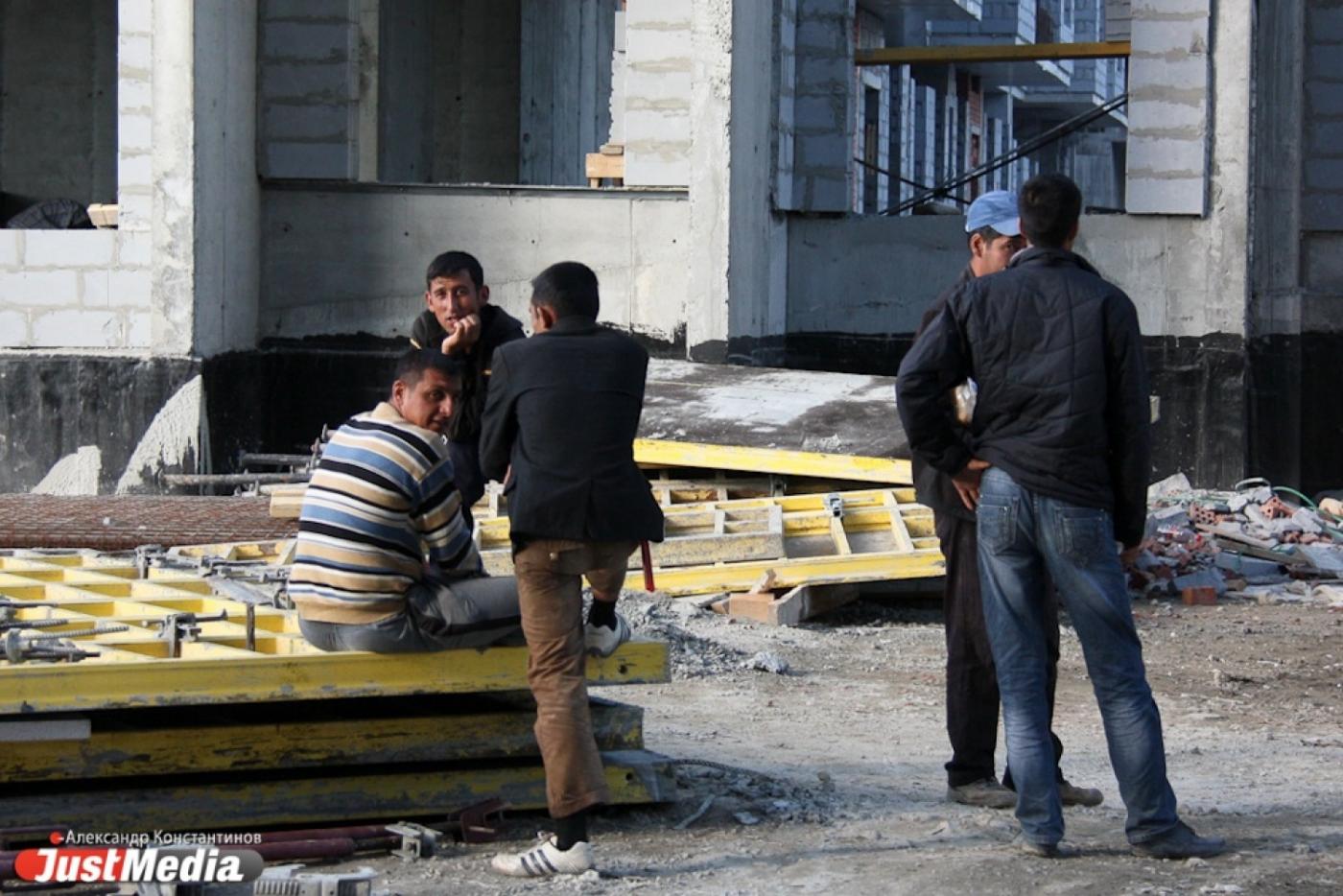 В Екатеринбурге прошло первое тестирование по русскому языку для мигрантов - Фото 1