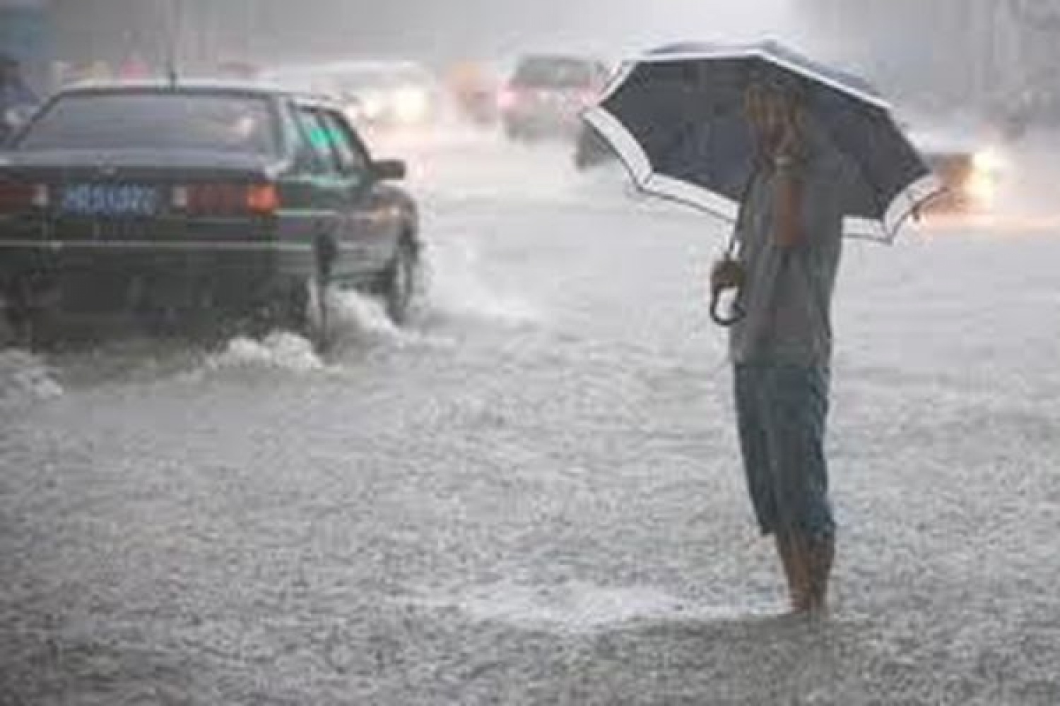 Rain means. Torrential Rain. Самый сильный дождь. Torrential Rain группа. Torrential Downpour.