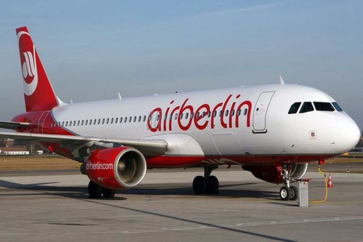 Москва берлин самолет. АИР Берлин. Самолет airberlin. Авиакомпании второго эшелона это. Берлин с самолета.