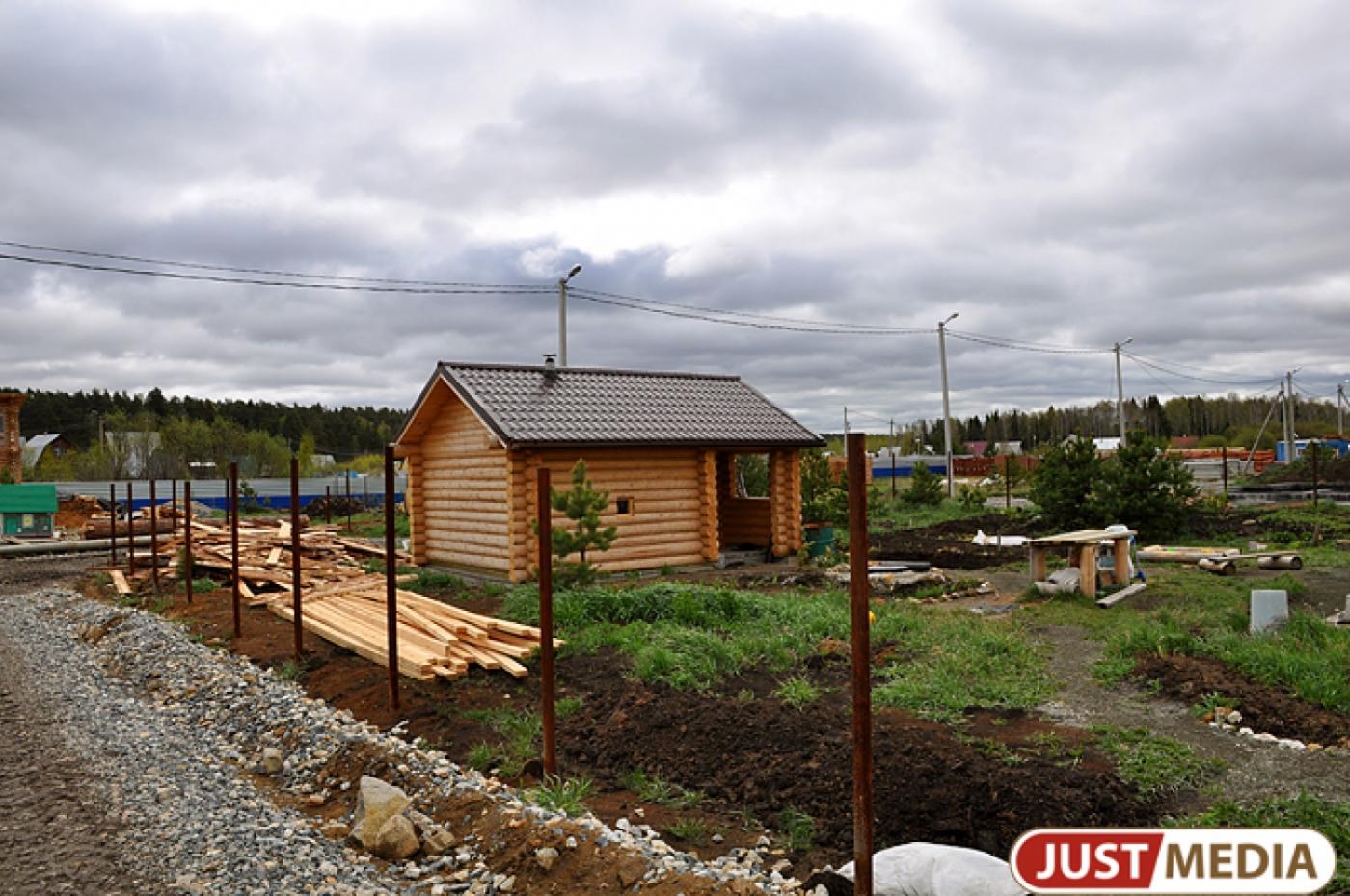 Екатеринбуржцы начинают возвращаться из загородных поселков обратно в город - Фото 1