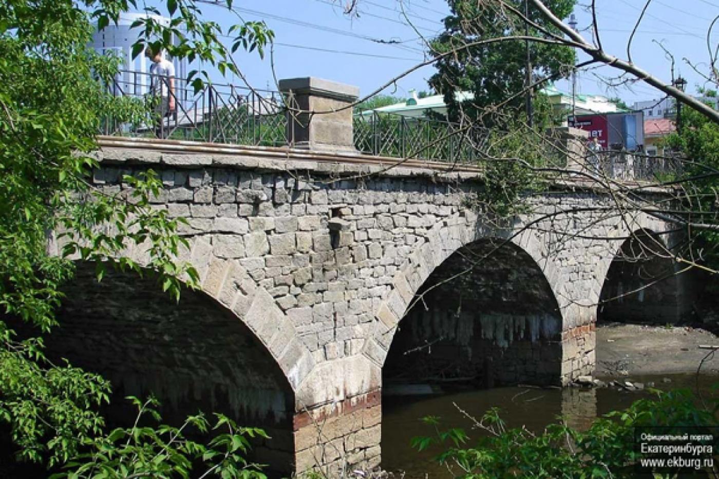 Общественность Екатеринбурга выйдет на защиту Царского моста - Фото 1