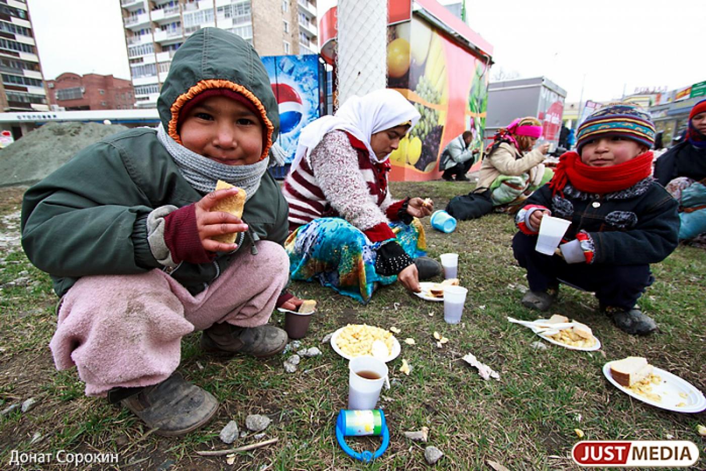 Незнание порождает беспомощность: цыгане Екатеринбурга страдают правовой безграмотностью и не могут заручиться господдержкой - Фото 1