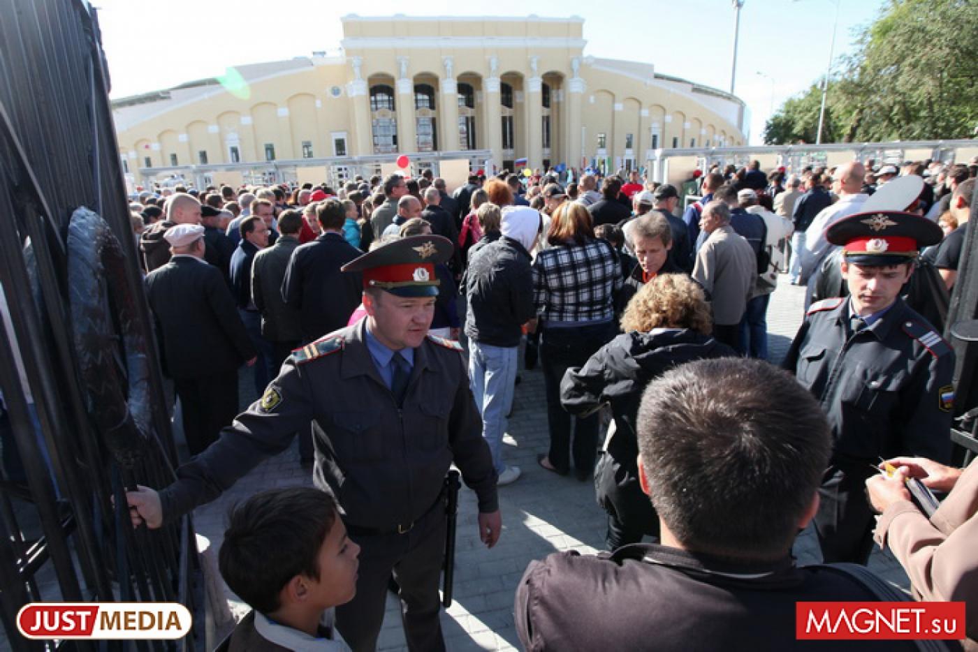 Полицейские сегодня будут следить за болельщиками не только на земле, но и с воздуха - Фото 1