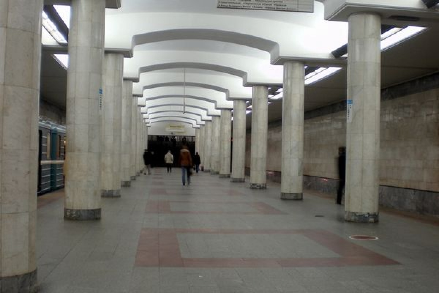 Метро бибирево. Станция метро Бибирево. Москва станция метро Бибирево. Бибирево 1993. Станция Бибирево Москва.