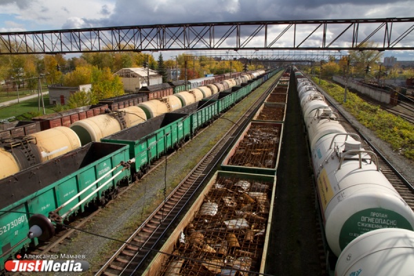 На станции Мраморская шестеро подростков и двое взрослых украли восемь тонн металлолома - Фото 1