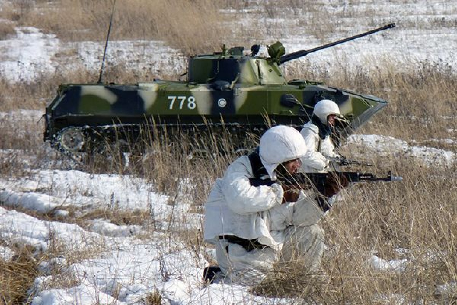 Войска вступили. Боевая подготовка ВДВ. Полевые учения зимой. Тактическая подготовка зимой. Зимние боевые учения ВДВ.