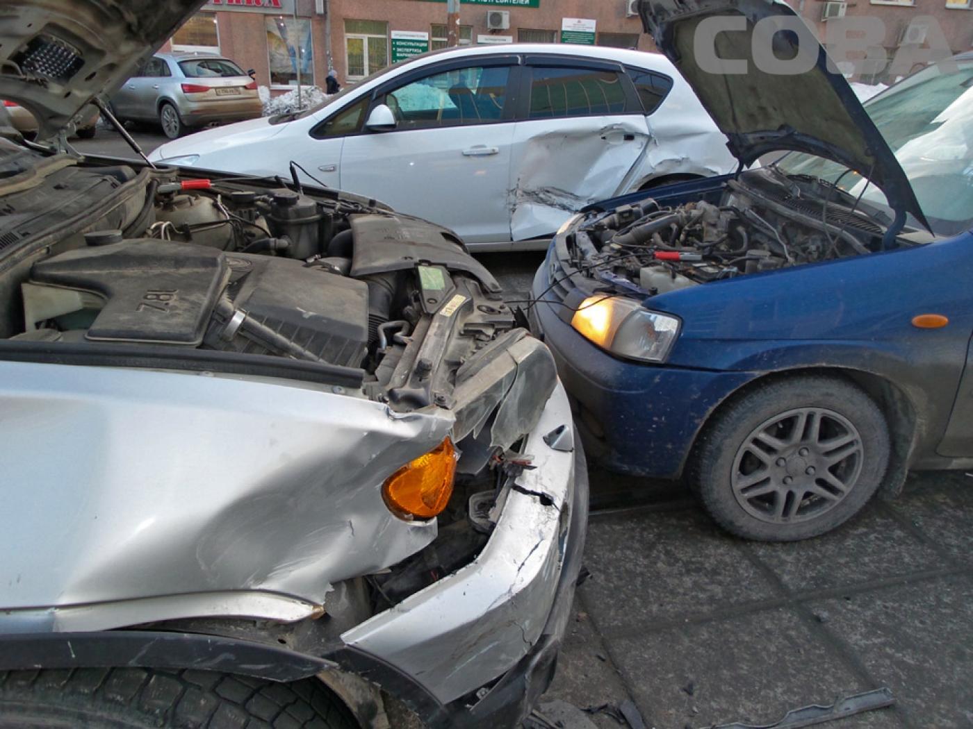 Из-за ДТП утром остановилось движение трамваев по Московской - Фото 1