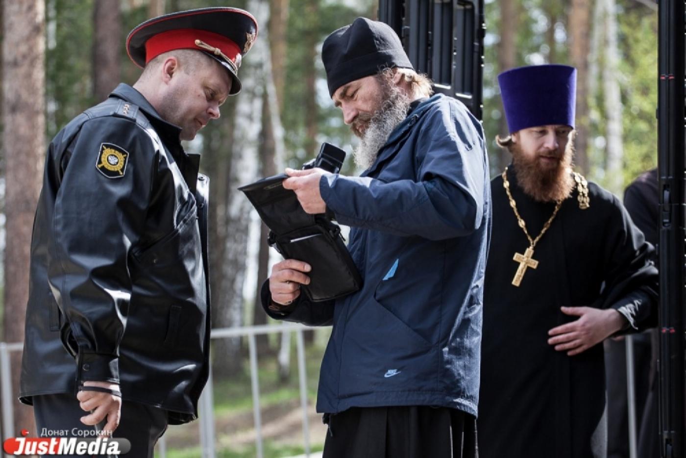 Охранять порядок в пасхальную ночь будут более 2500 полицейских - Фото 1