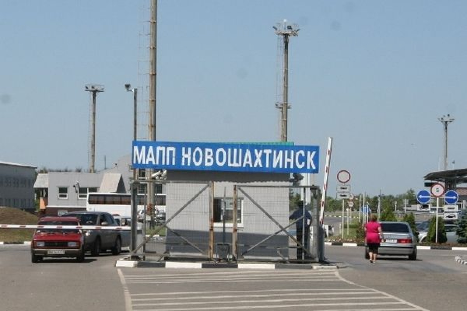 Там граница. Пункт пропуска МАПП Новошахтинск. Пункт пропуска граница Новошахтинск. Таможенном посту МАПП «Новошахтинск». МАПП Новошахтинск Должанский.