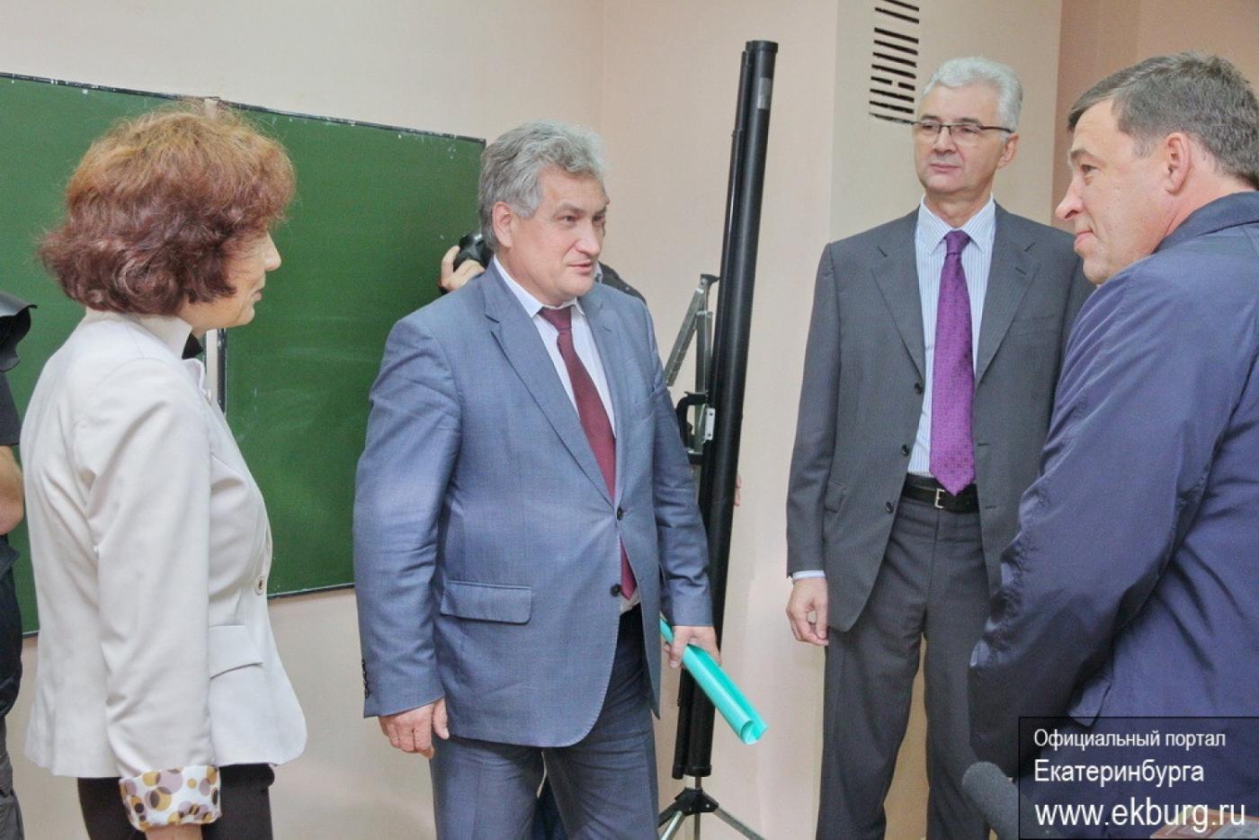 Якоб показал Куйвашеву, какими должны быть школы в Свердловской области - Фото 1