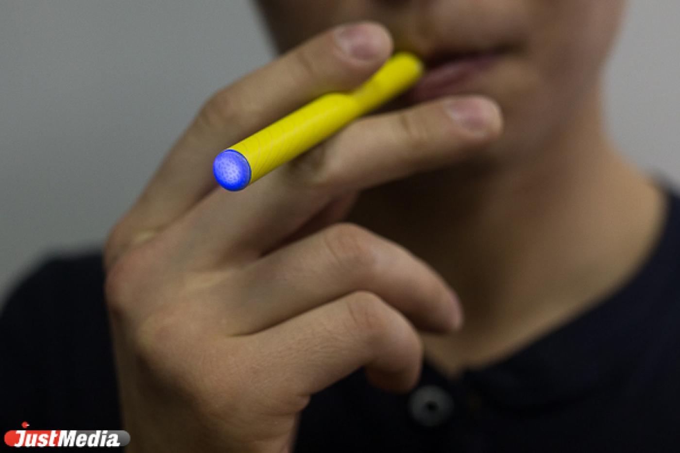 В Екатеринбурге открылся первый бар для любителей электронных сигарет - Фото 1