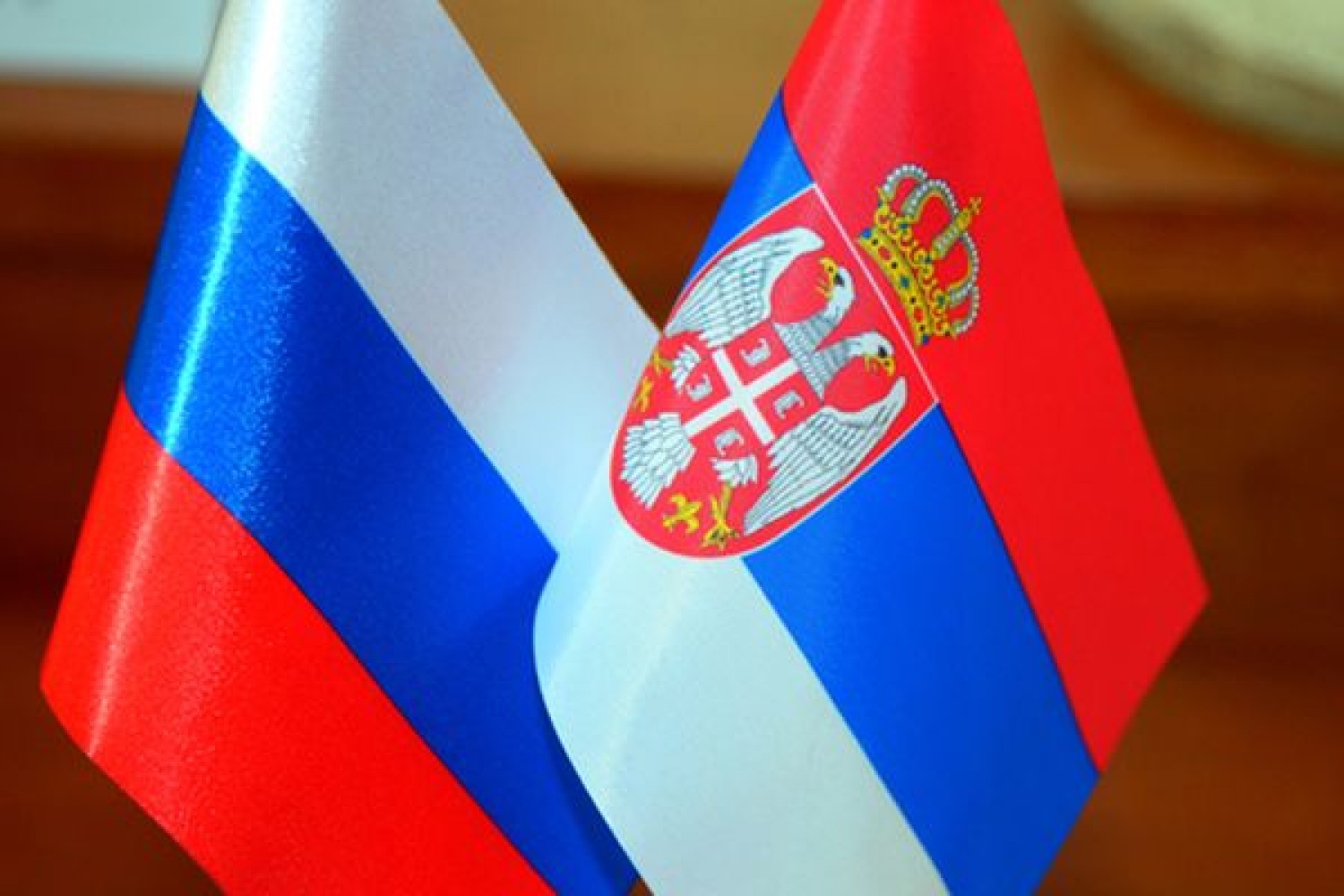фото флаги сербии и россии