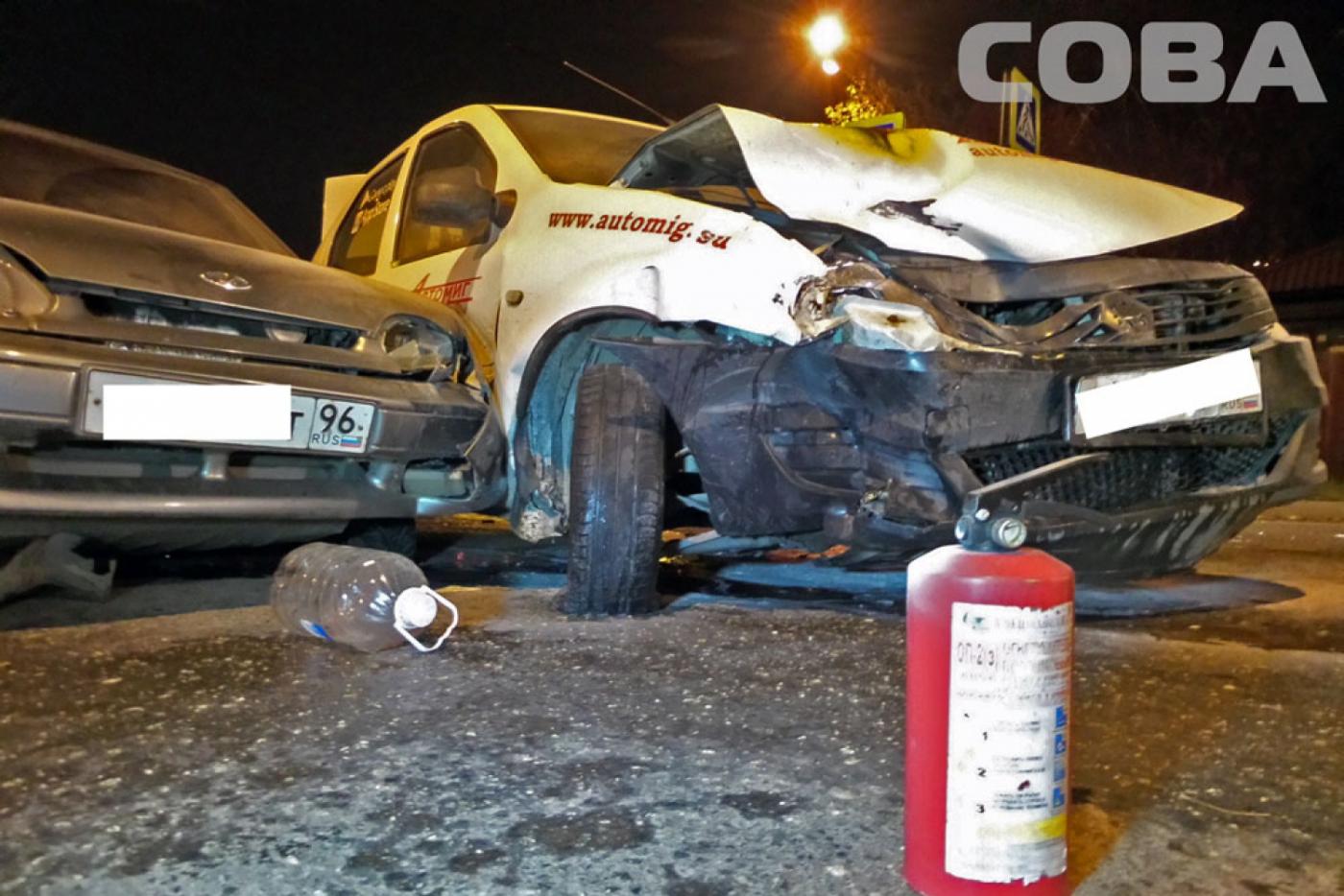 На Щорса-Московской пилот ВАЗа подбил машину такси «Автомиг». ФОТО - Фото 1