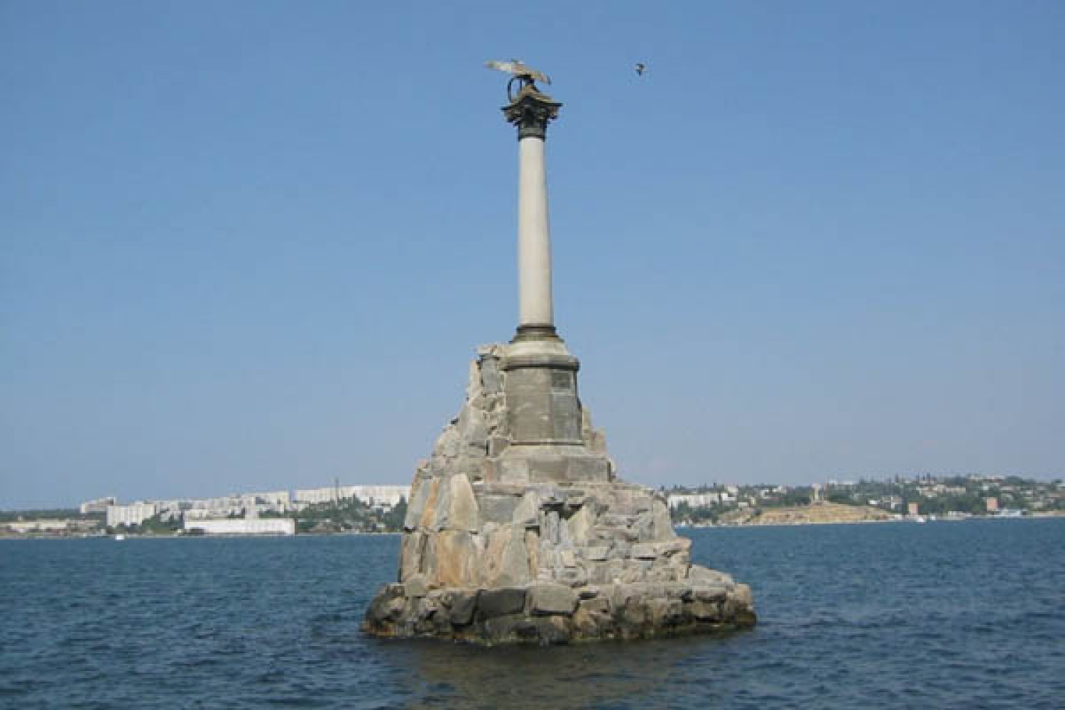 Севастополь колонна с орлом