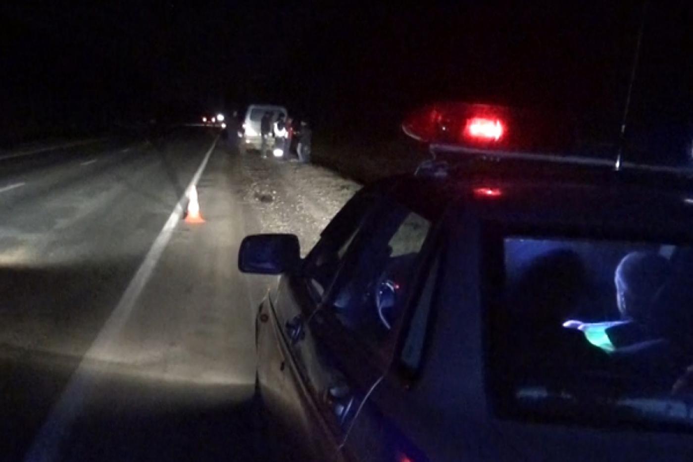 На Тюменском тракте пешеход погиб под колесами грузовика - Фото 1