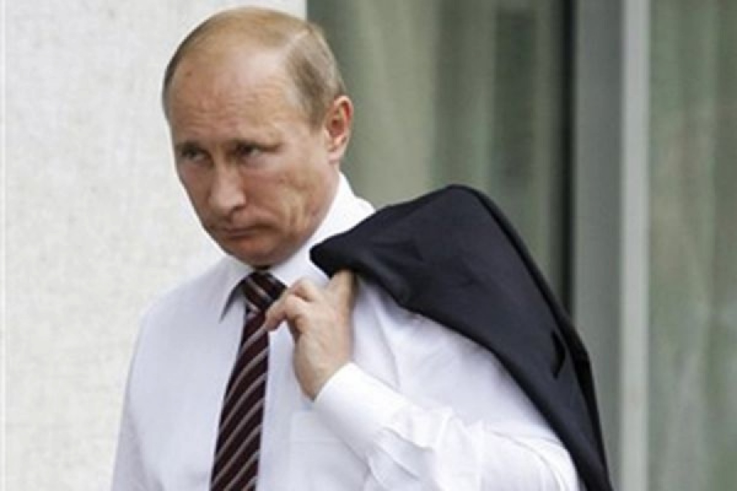 Владимир Путин без галстука