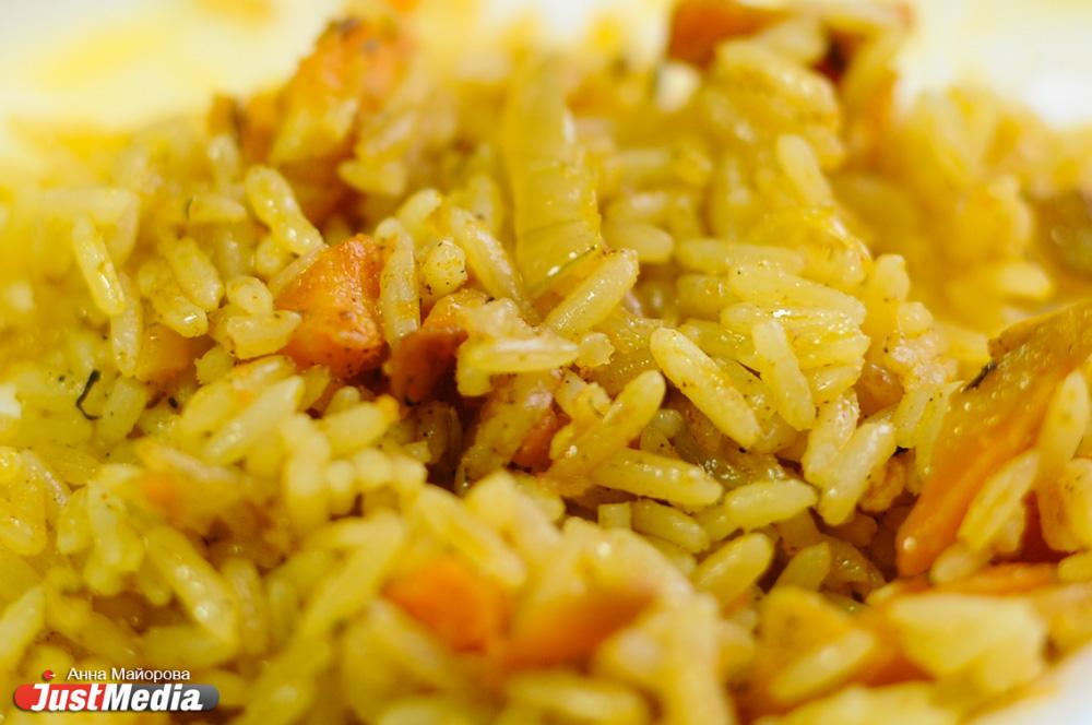 МУП «Золушка», отравившее детей просрочкой, продолжит кормить школьников в новом учебном году - Фото 1