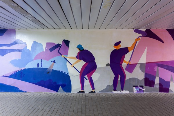 Уличные художники нарисовали свою работу на самой масштабной граффити в Екатеринбурге - Фото 1