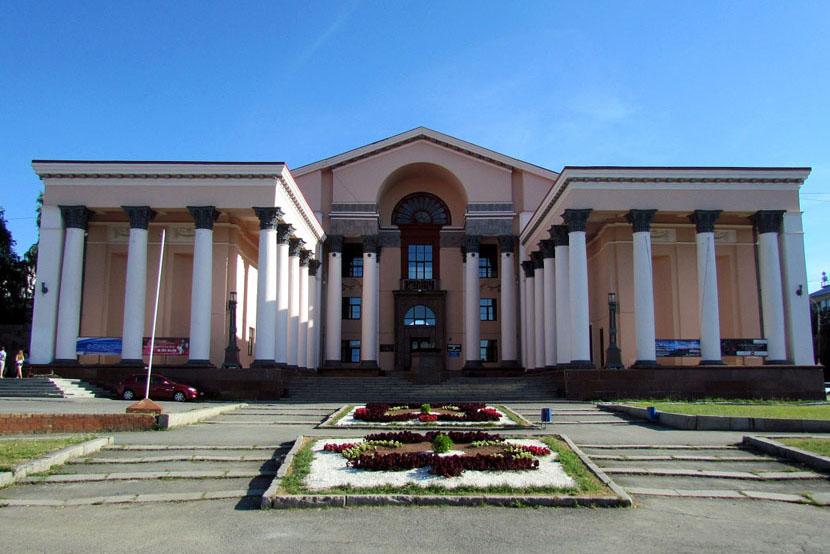 В Екатеринбурге в этом году благоустроят площадь Субботников и сквер Авета Тертеряна - Фото 1