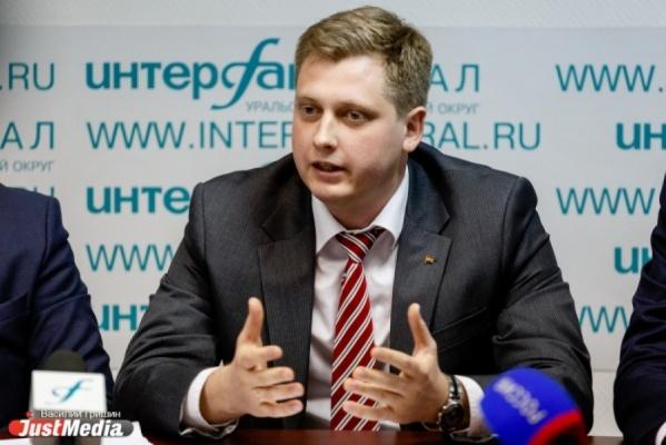 На заседании КПРФ произошла потасовка: комсомольцы потребовали отставки Ивачева - Фото 1