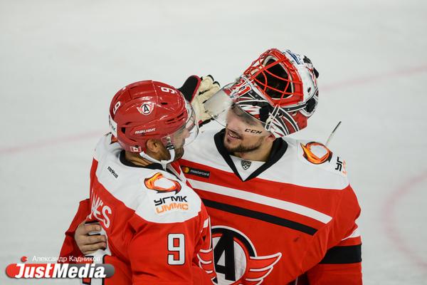 «Автомобилист» продлил контракт с вратарем Якубом Коваржем на два сезона - Фото 1
