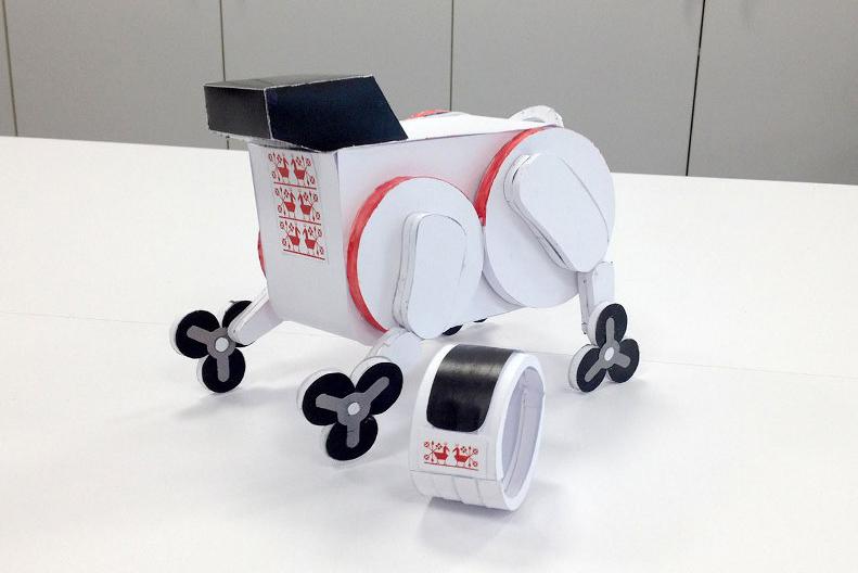 Екатеринбургские учащиеся создали сумку-робомопса Жужу, которая может сама добираться до школы - Фото 1