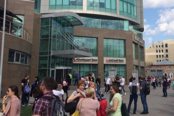 По Екатеринбургу прокатилась новая волна лжеминирований - Фото 1