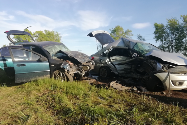 Под Заречным в жутком ДТП пострадали 5 человек, в том числе двое детей - Фото 1