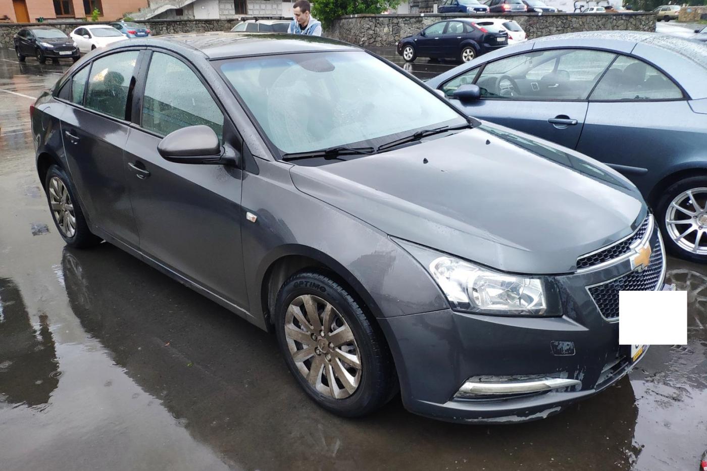 В Екатеринбурге водитель Chevrolet сбил девушку-пешехода с ребенком на руках - Фото 1