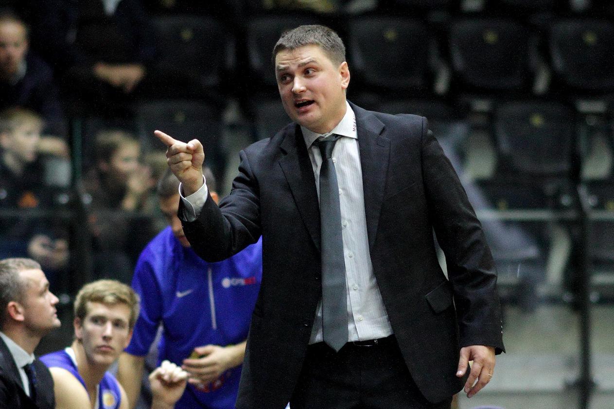 «Урал» подписал контракт со знаменитым эстонским тренером Варраком - Фото 1