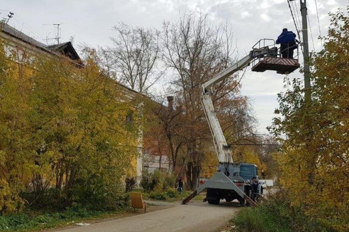 «Стена начала наклоняться вперед»: более 150 человек в Арамили переселили из ветхого жилья - Фото 1