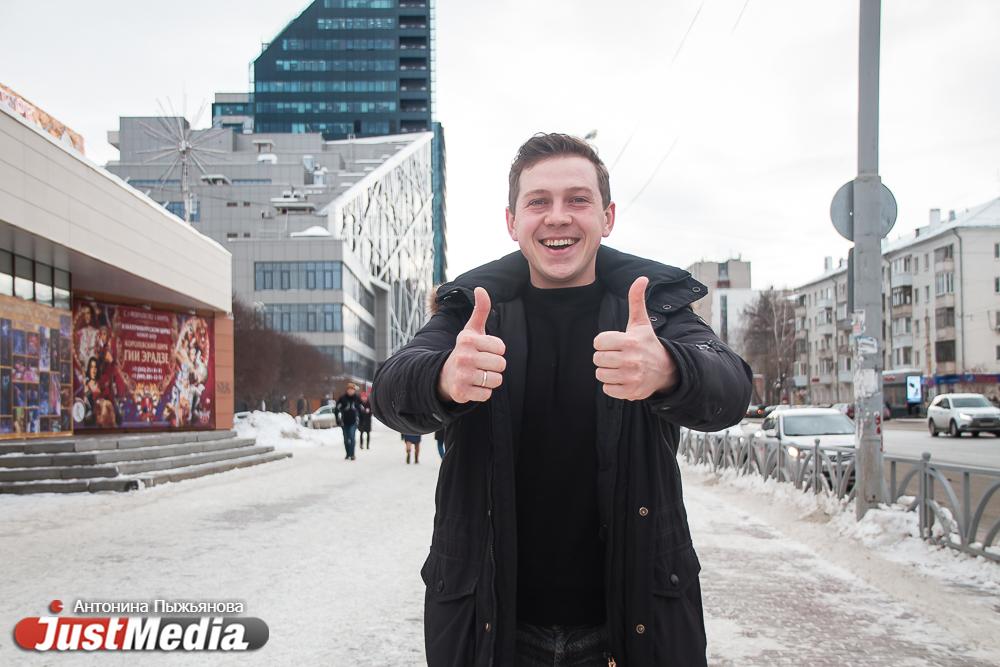 Владимир Лекарев, дрессировщик пеликанов: «Птицы, которые плавают рядом с нами, радуются каждому дню. Мы должны брать пример с них». В Екатеринбурге -5 и небольшой снег - Фото 1