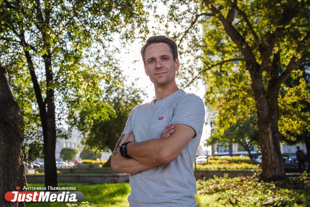 Иван Иванов, 4 канал: «Полюбите осень! Она красивая, хоть временами и дождливая». В Екатеринбурге +14 градусов - Фото 1