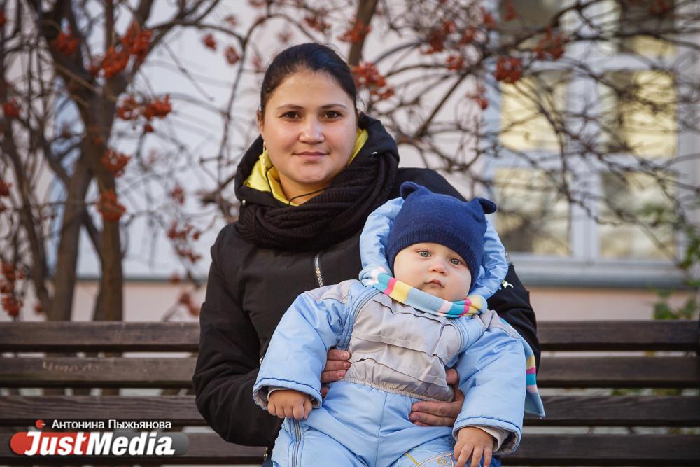 Мамочка в декрете Маргарита Набиева: «Для моего сына это первая осень. Мне нравится наблюдать за тем, как он изучает красоту уральской природы». В Екатеринбурге +7 - Фото 1