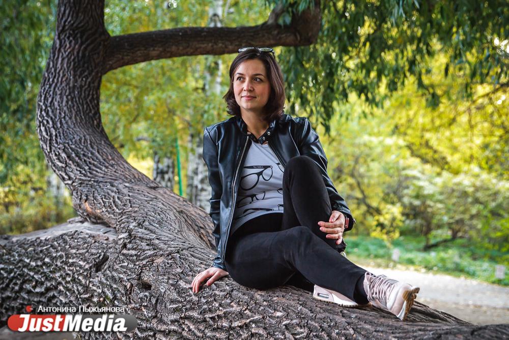 Светлана Богатырева, ТЮЗ: «Осень – это не повод грустить, а повод выйти на улицу и вдохновиться яркими осенними красками». В Екатеринбурге +2 и снег - Фото 1