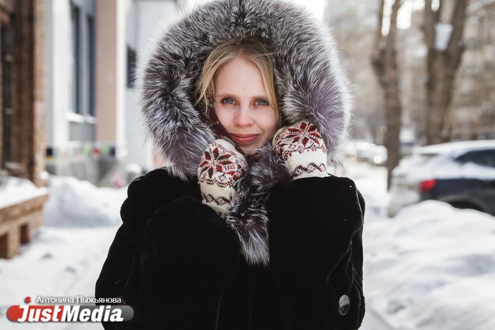 Библиотекарь Анастасия Русина: «В такую погоду самое лучшее – остаться дома с хорошей книгой и вкусным чаем». В Екатеринбурге -16 градусов - Фото 1