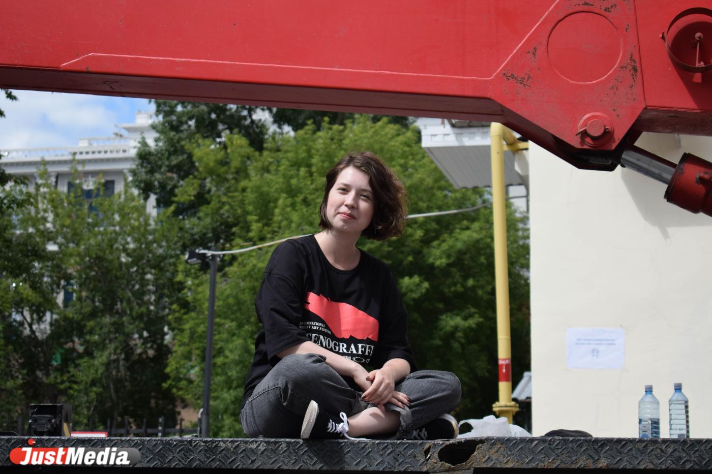 Виктория Тронина, волонтер: «Сегодня очень ветрено». В Екатеринбурге +27 градусов - Фото 1