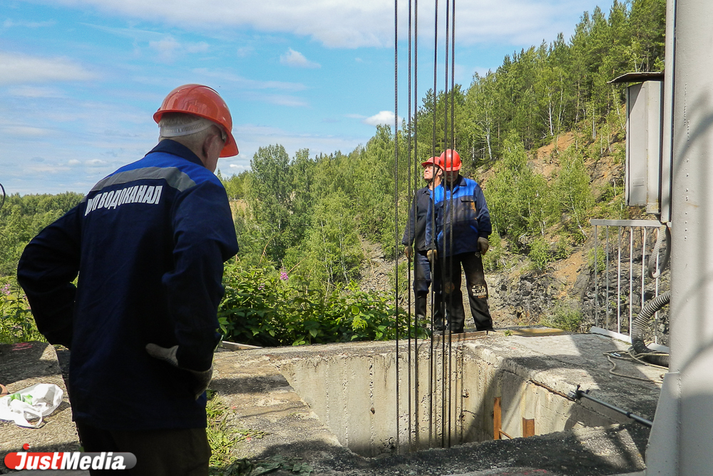 Водоканал екатеринбург последние новости. Лузгин Водоканал Екатеринбург. Химмаш вонь. Вонь на Химмаше.