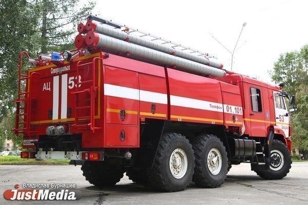 В Екатеринбурге произошел крупный пожар - Фото 1