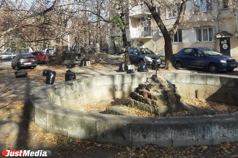 Раздельный сбор мусора, творчество и история. Во дворах домов-расчесок пройдет очередной арт-субботник - Фото 1