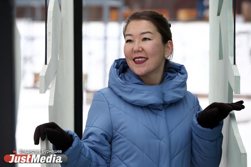 Алия Низямова, работник банка: «Можно в такую погоду прогуляться и сделать фотографии». В Екатеринбурге +2 градуса - Фото 1