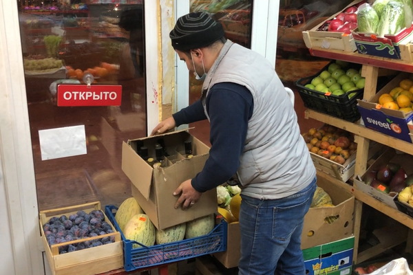 Полицейские обнаружили в Екатеринбурге еще несколько точек сбыта суррогатного алкоголя - Фото 1