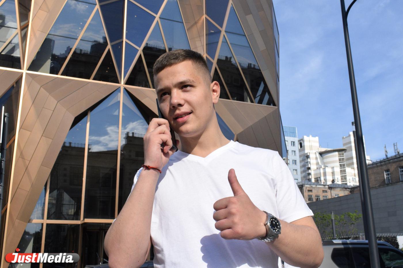 Егор Смольников, журналист: «Обожаю уютные деньки, когда можно с ноутбуком дома, с кружкой чая, сидеть и смотреть на дождь за окном». В Екатеринбурге +12 градусов - Фото 1